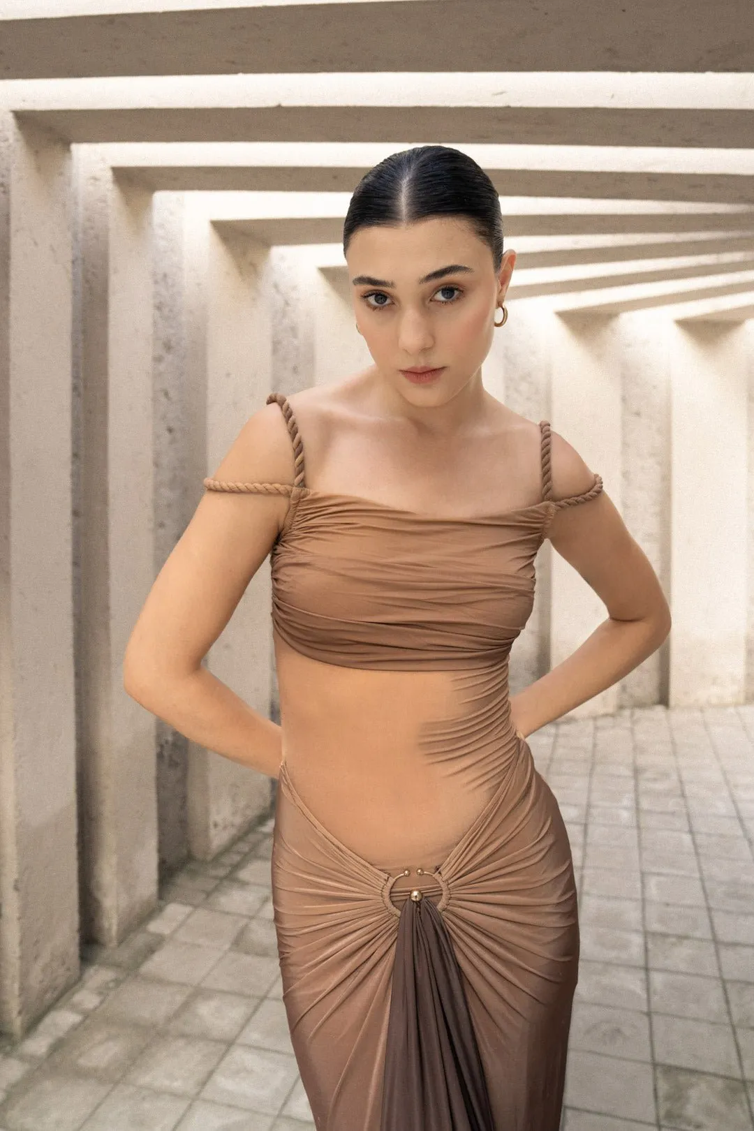 DRAPED OMBRE RING-DETAIL DRESS