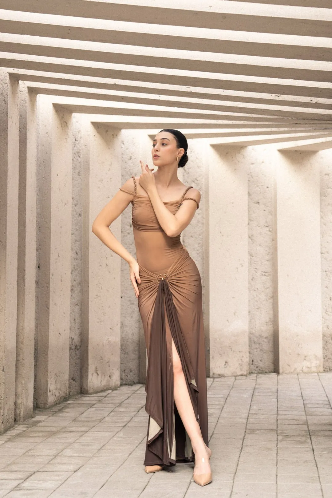DRAPED OMBRE RING-DETAIL DRESS