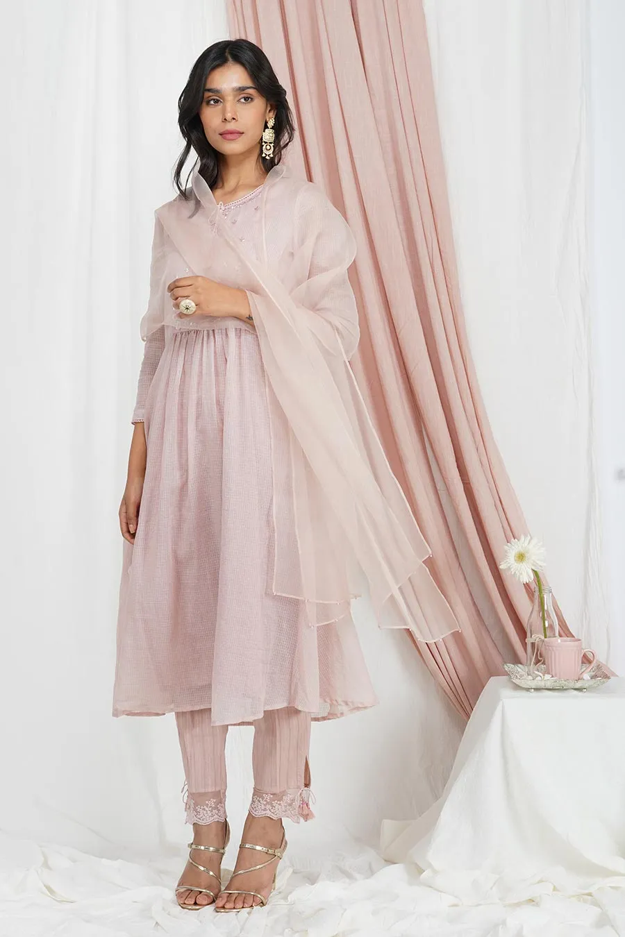 Dusty Pink Kurta Set With Organza Stole