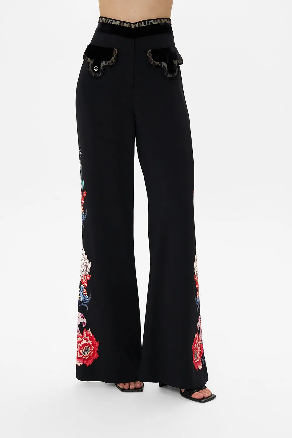 FLARED PANT WITH POCKETS VOLENDAM DOLLS