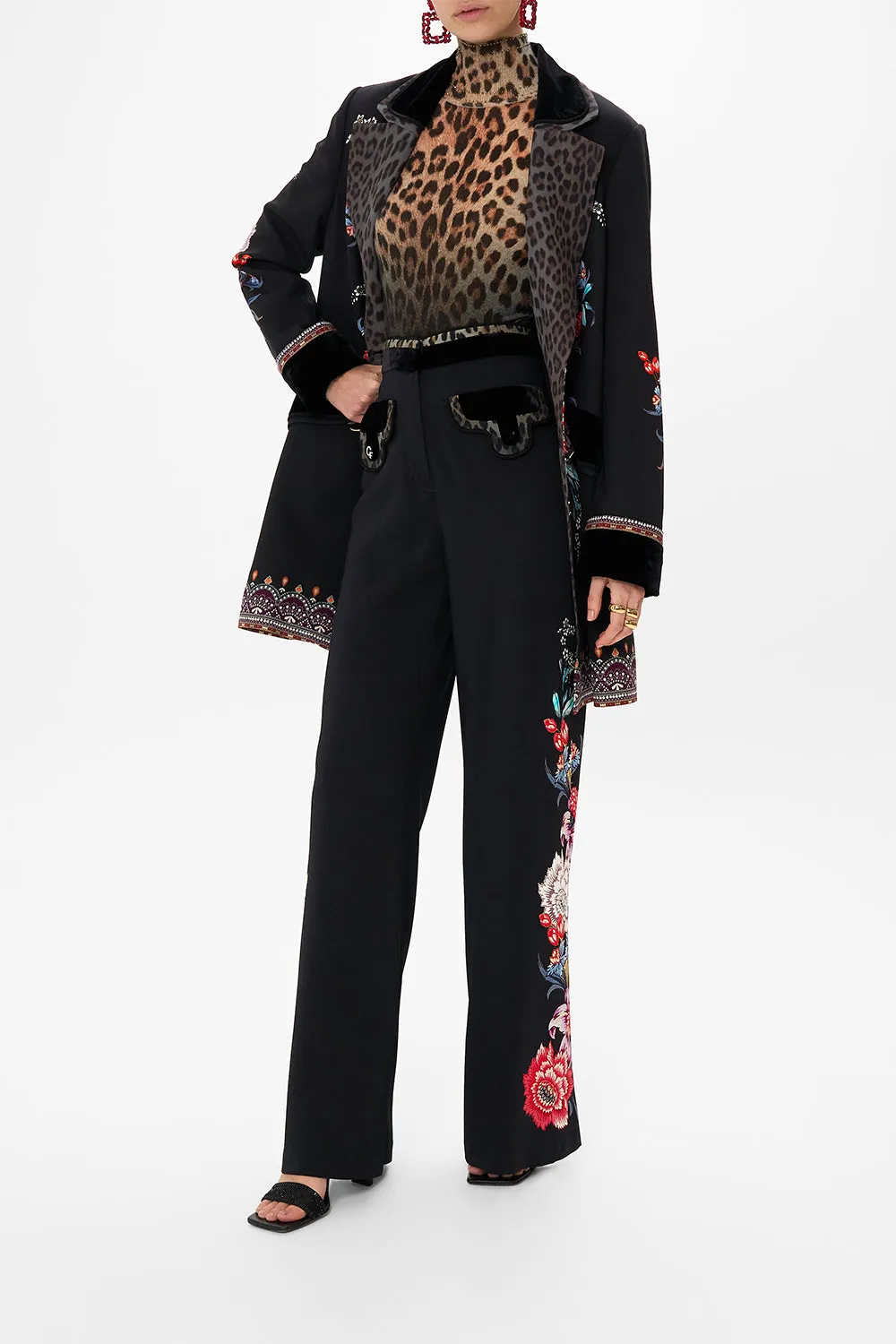 FLARED PANT WITH POCKETS VOLENDAM DOLLS