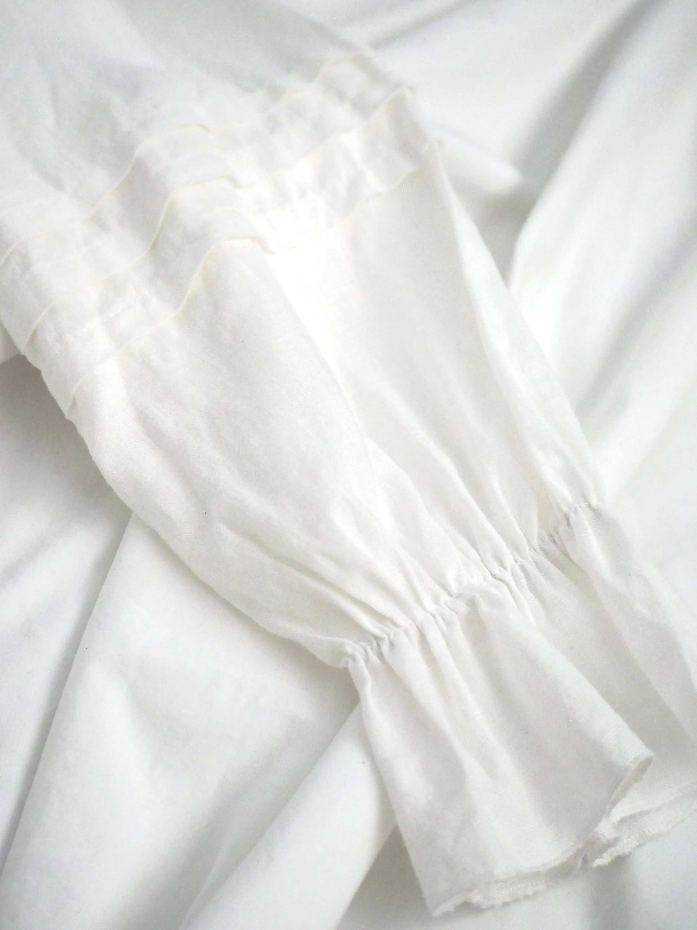 Mari White Classic Collar Long Sleeve Shirt