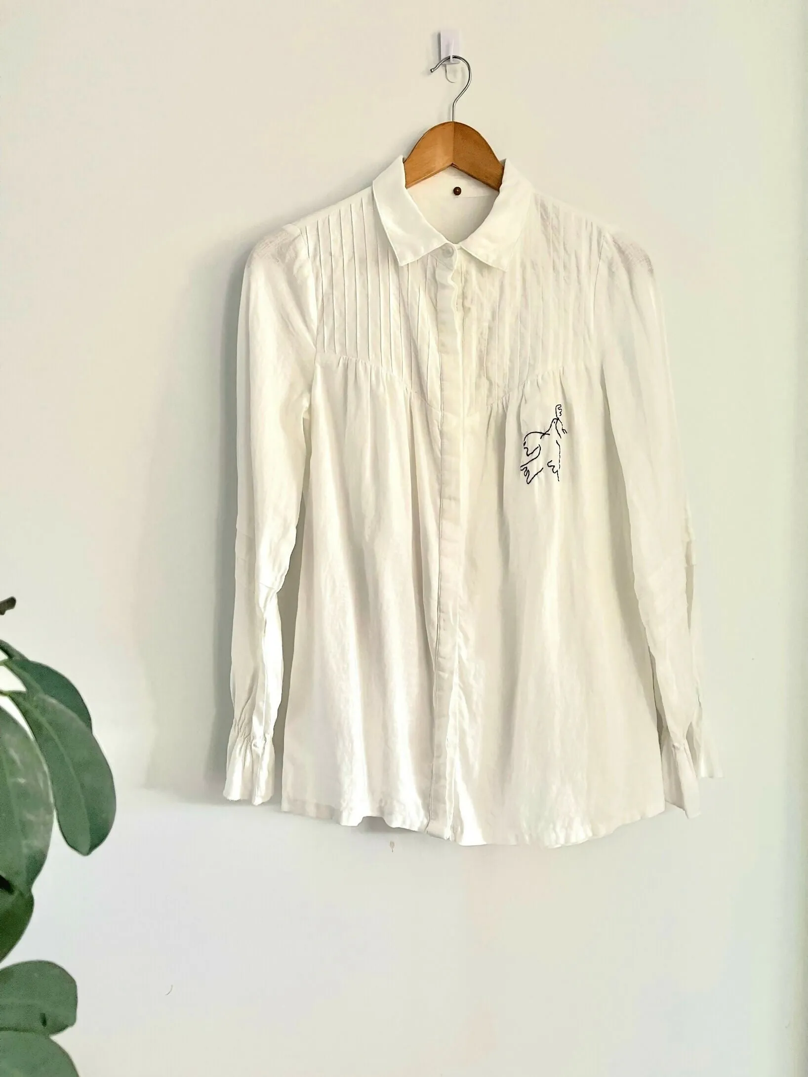 Mari White Classic Collar Long Sleeve Shirt