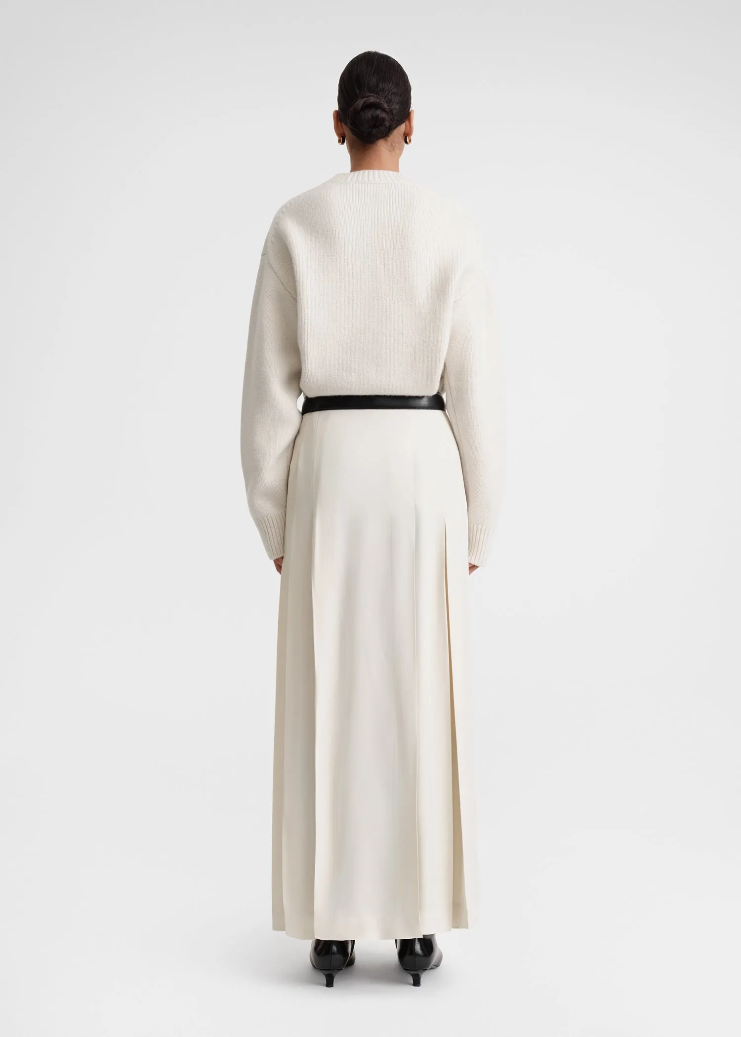 Pleated wrap skirt snow