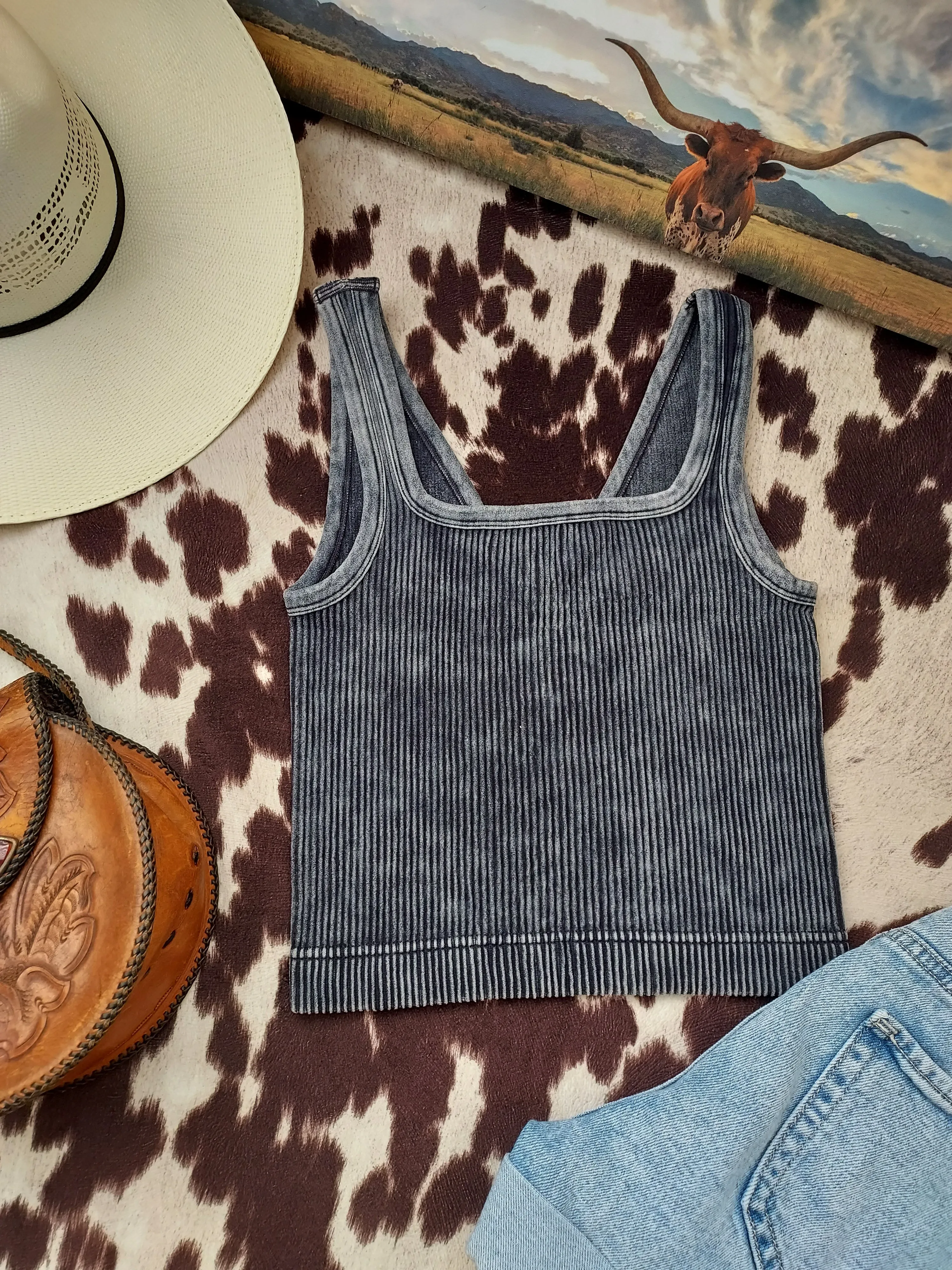 Reversible seamless tank
