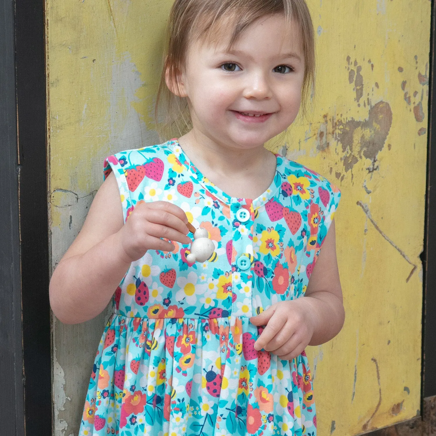 Sleeveless dress- strawberry fields