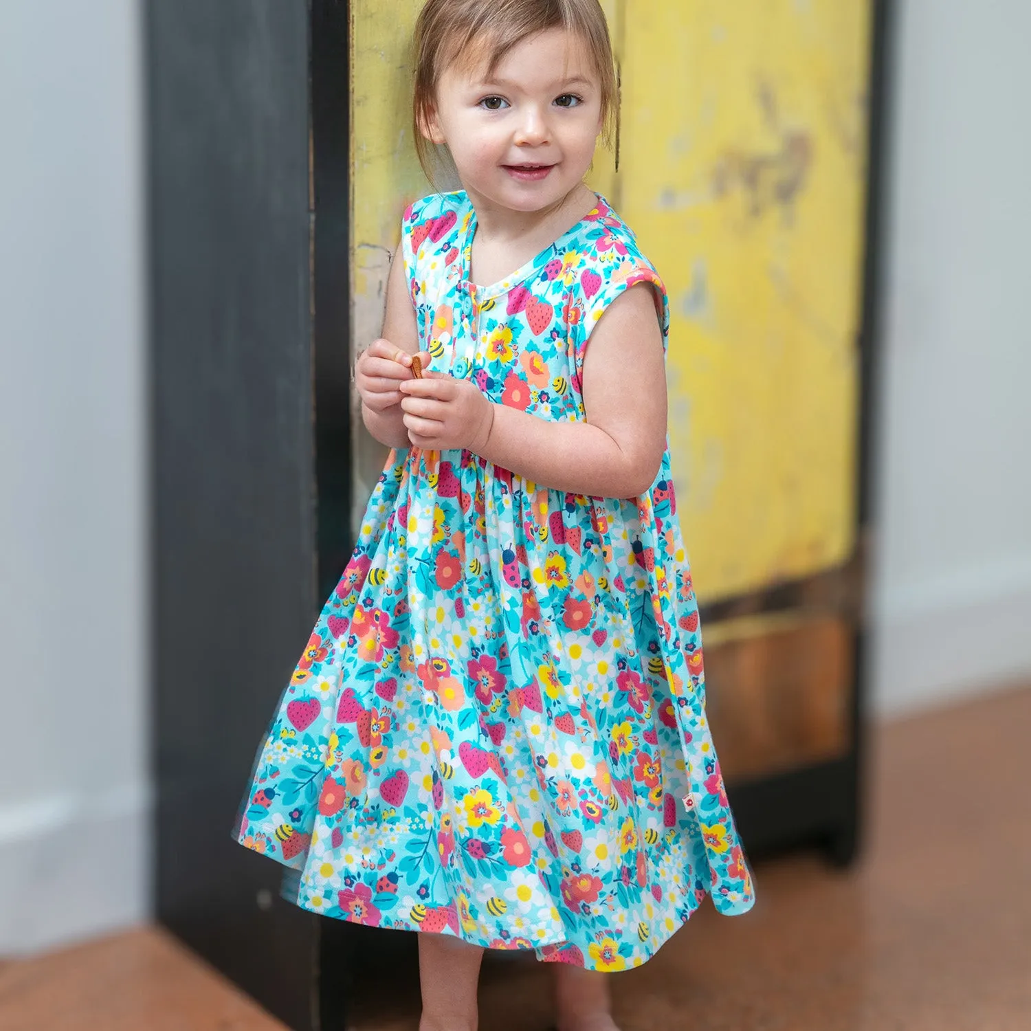 Sleeveless dress- strawberry fields