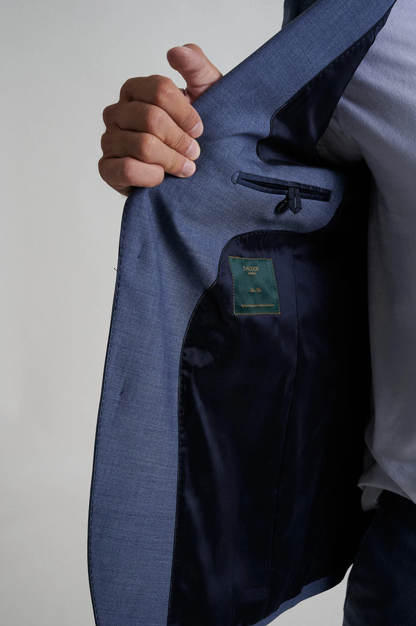 Tailored fit 100% refined wool suit half canvas construction