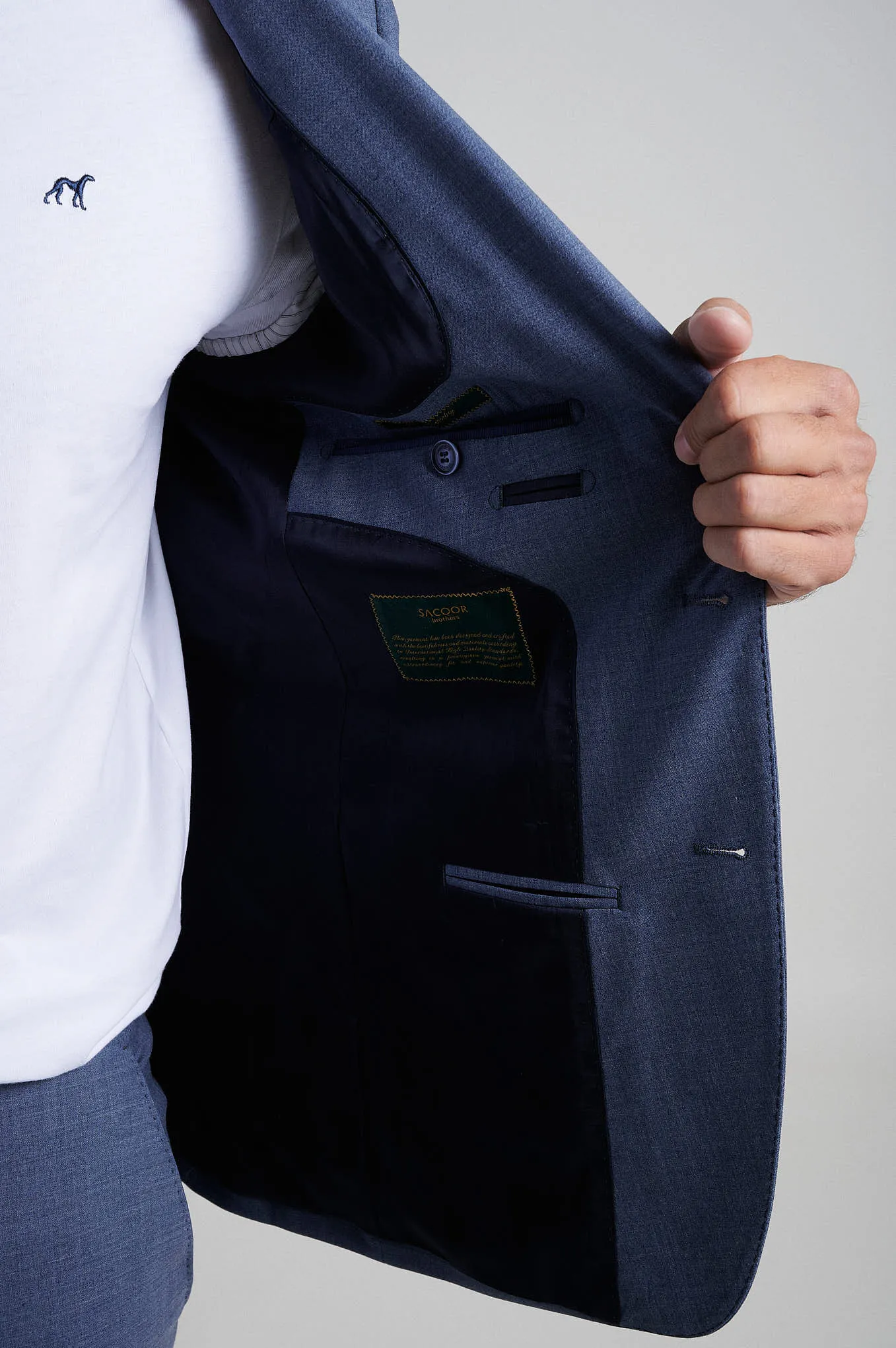 Tailored fit 100% refined wool suit half canvas construction