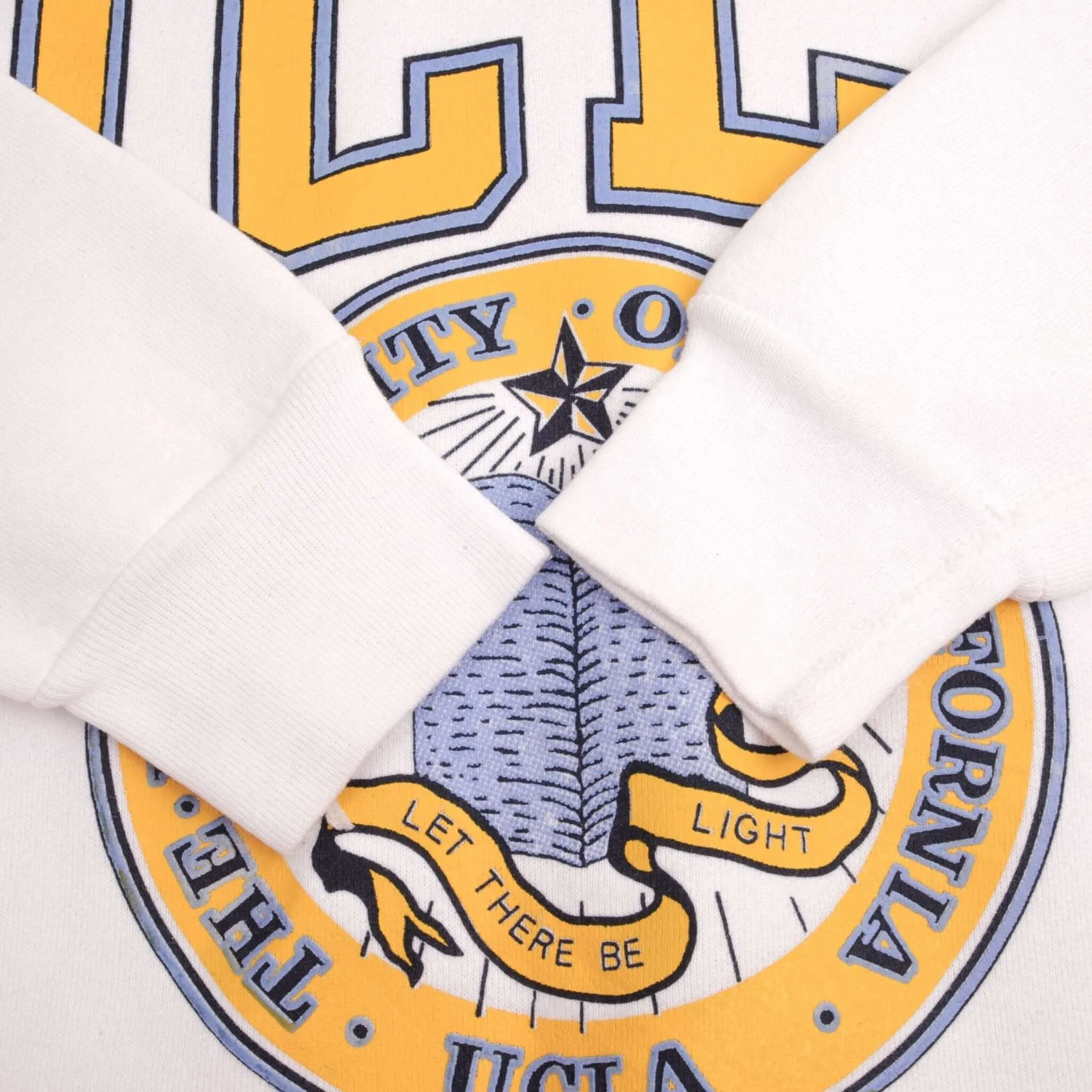 VINTAGE UCLA DISCUS ATHLETIC SWEATSHIRT 1980S SIZE MEDIUM MADE IN USA