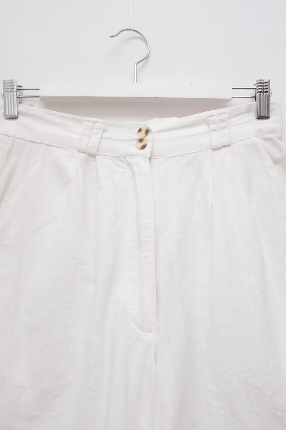 WHITE VINTAGE COTTON PLEATED SHORTS