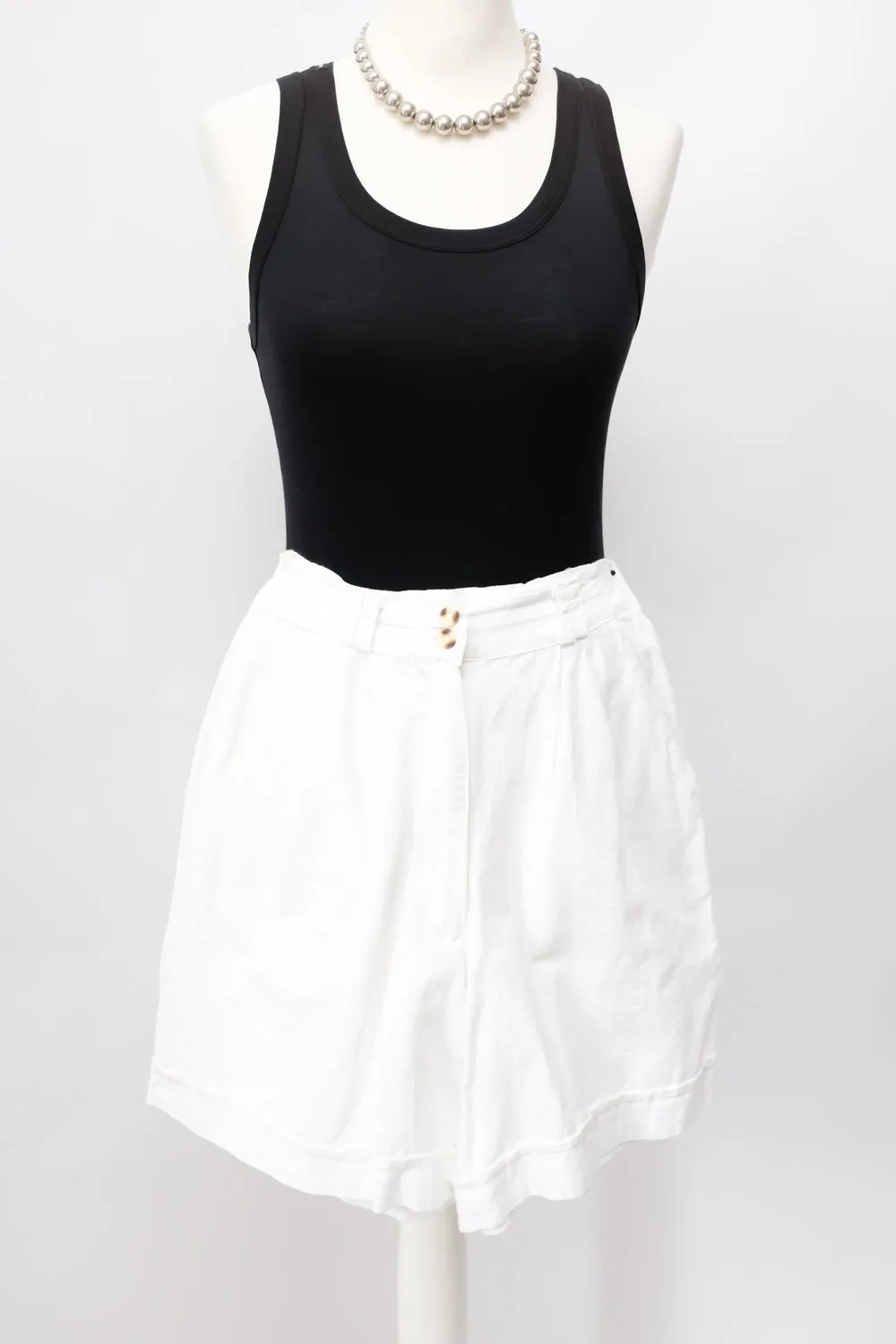 WHITE VINTAGE COTTON PLEATED SHORTS