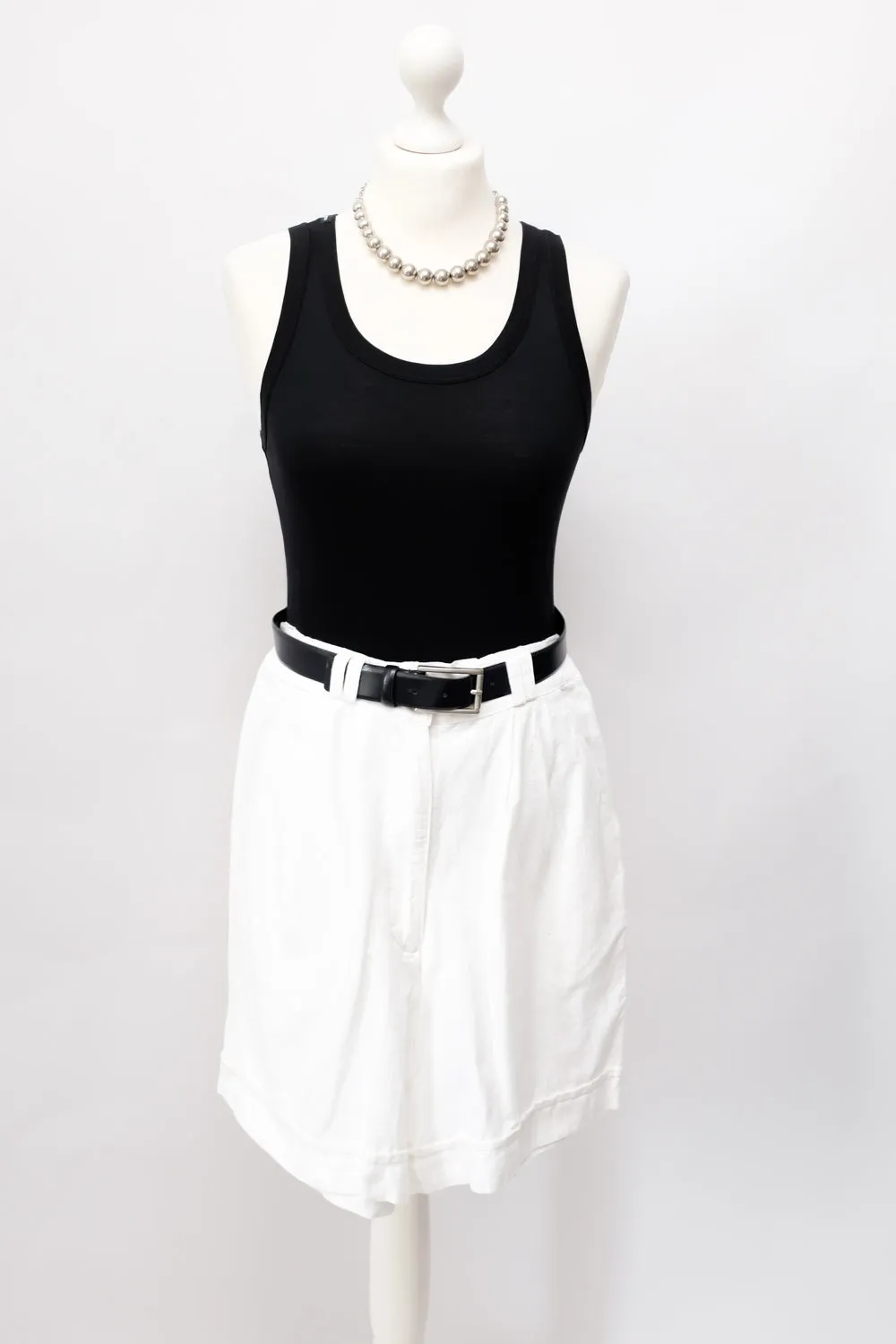 WHITE VINTAGE COTTON PLEATED SHORTS