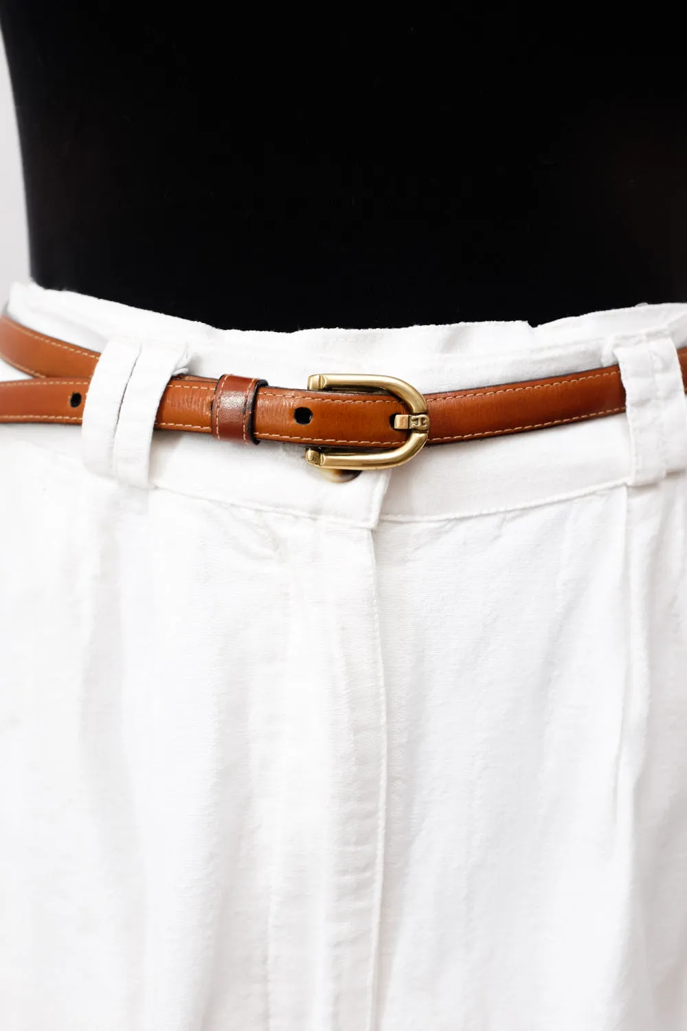 WHITE VINTAGE COTTON PLEATED SHORTS